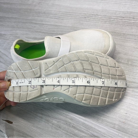 OOFOS OOMG White Mesh Low Sport Recovery Comfort Shoe Women’s Size 5 - Picture 10 of 10